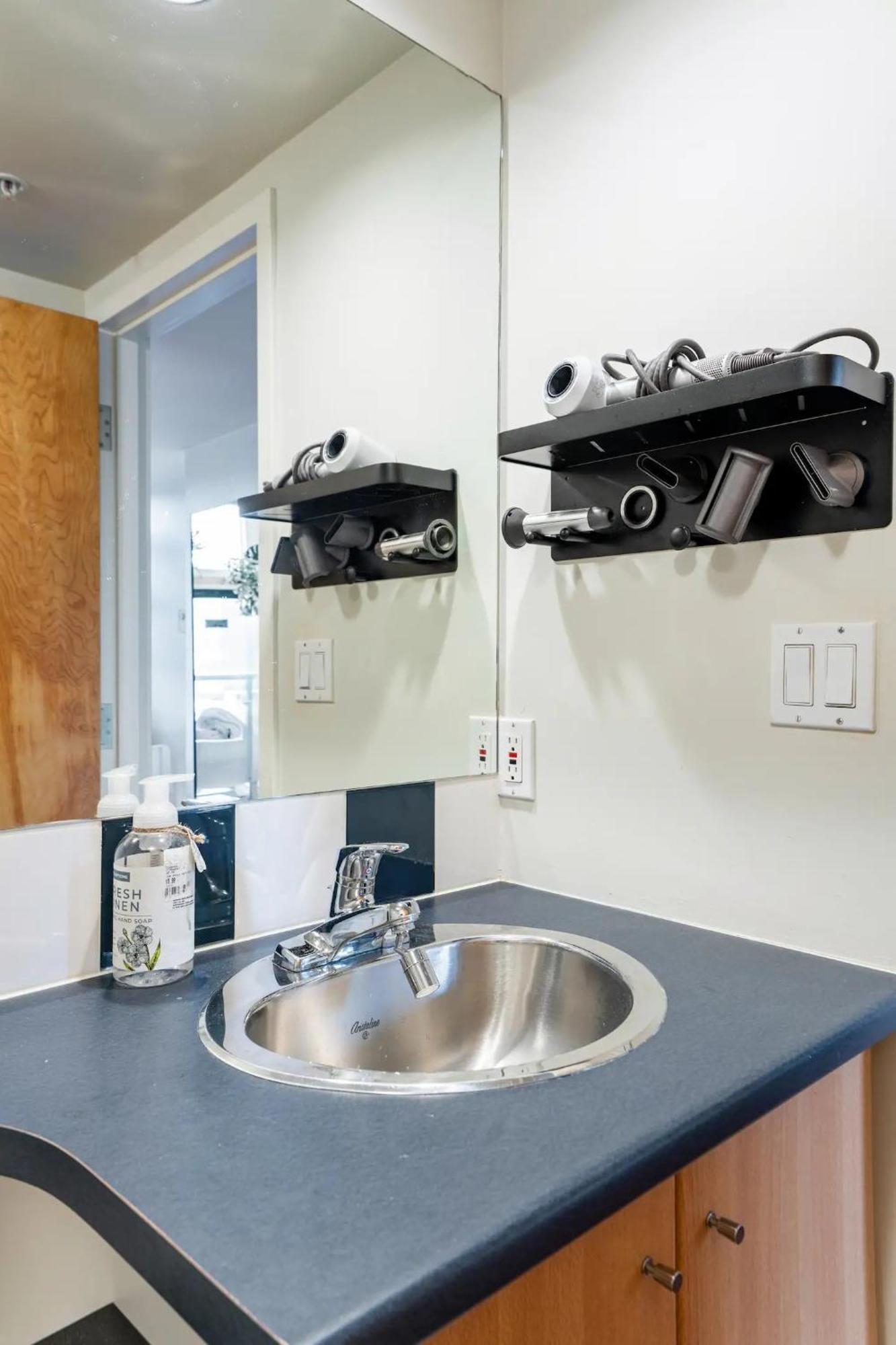 Loft In Downtown Vancouver With Free Parking Exterior foto